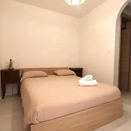 Le Finosello - T2 Cosy Sur Avec Clim, Wifi & Parking - Proche Port & Aeroport Ajaccio (Corsica)