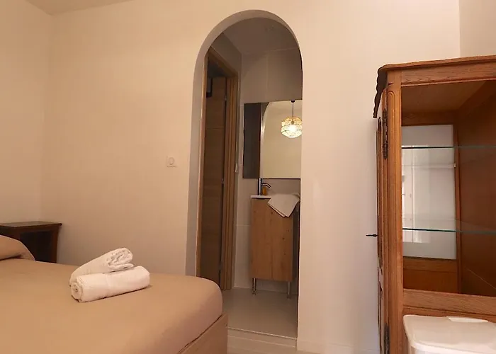 Le Finosello - T2 Cosy Sur Avec Clim, Wifi & Parking - Proche Port & Aeroport